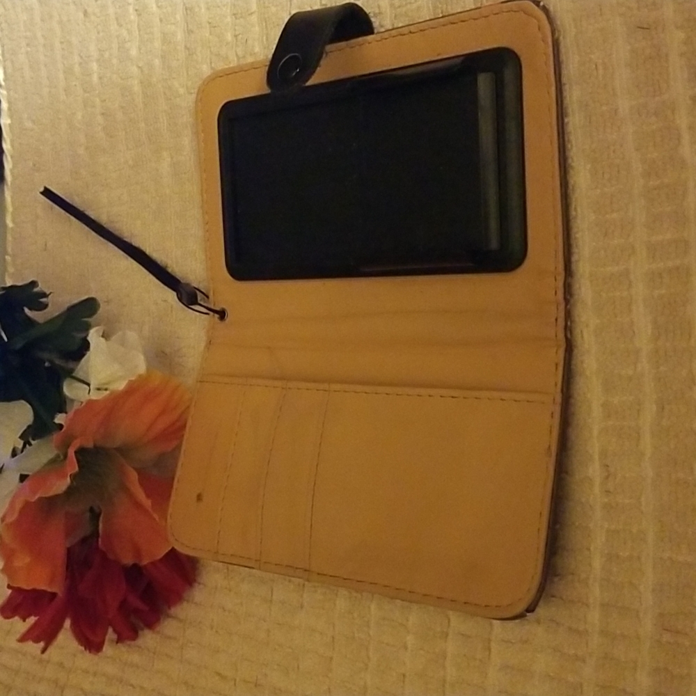 PHONE CASE - Picture 2 of 7
